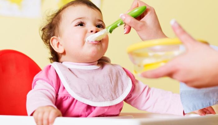 baby eating