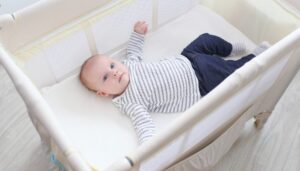 Baby travel crib
