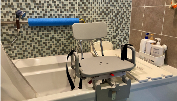 EagleHealth Tub-Mount Swivel Sliding Bench.