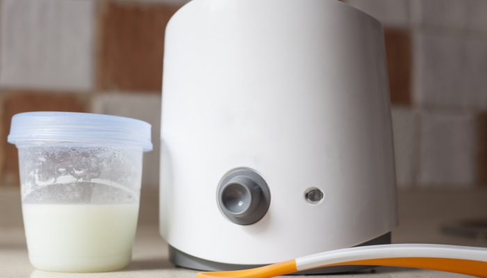 Electric baby food warmer used for heat breast milk.